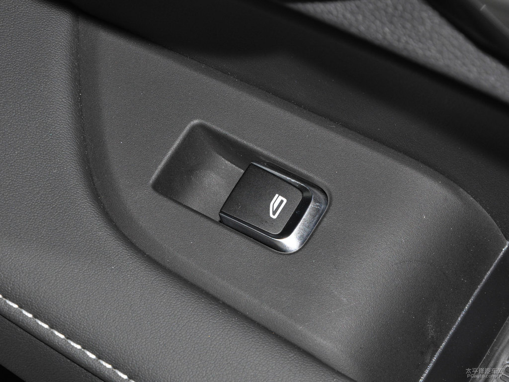 冰晶白新帝豪車廂內(nèi)飾圖片