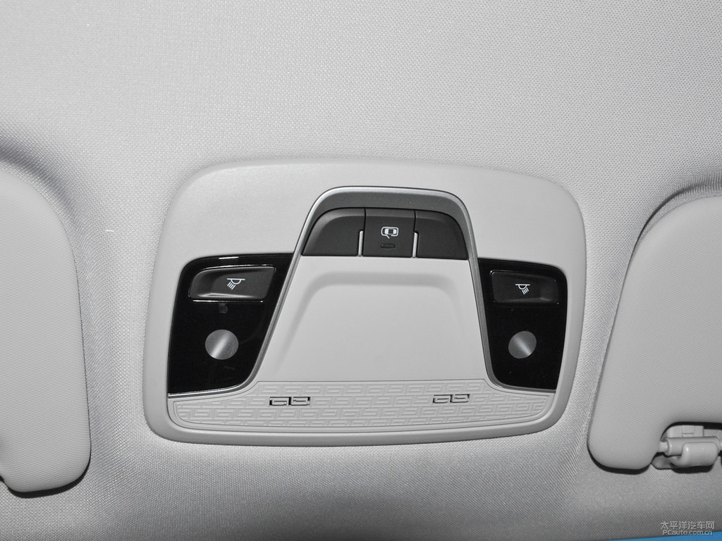 冰晶白新帝豪車廂內(nèi)飾圖片