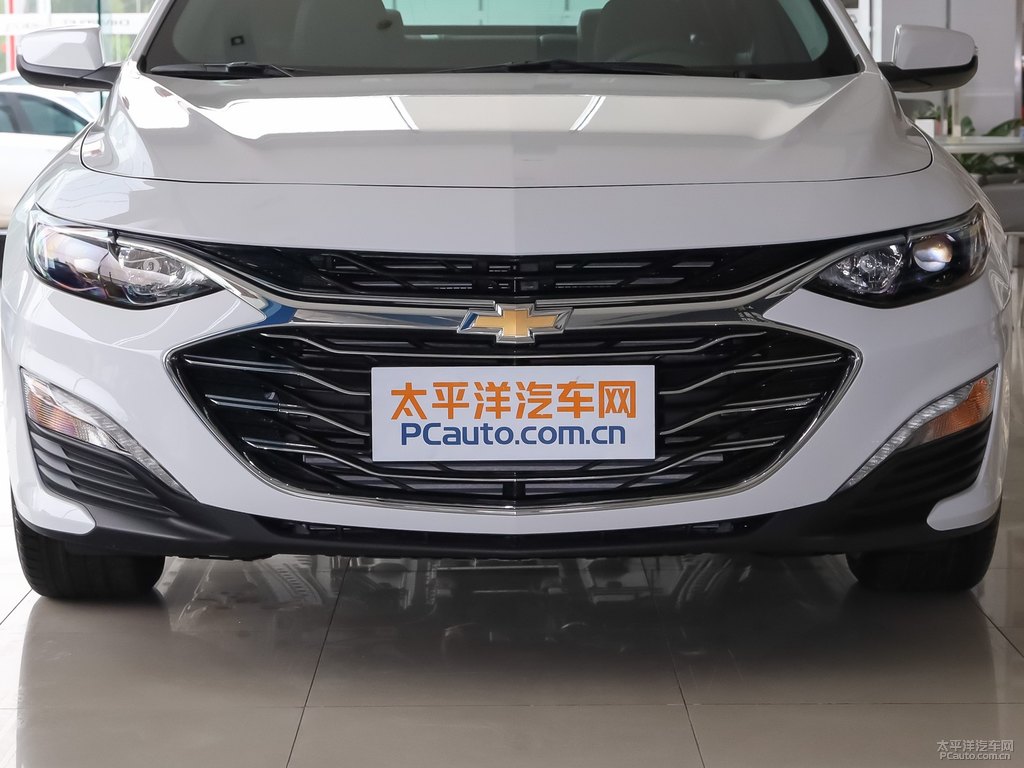流光白邁銳寶XL車頭外觀圖片