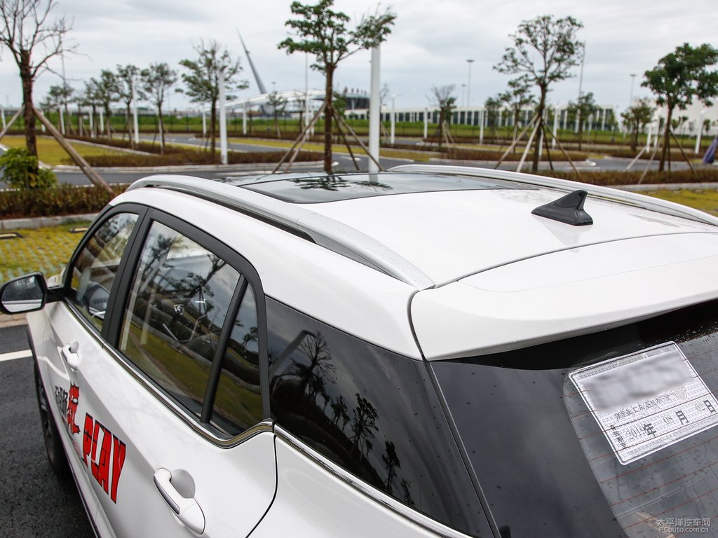 糖果白寶駿510車身外觀圖片