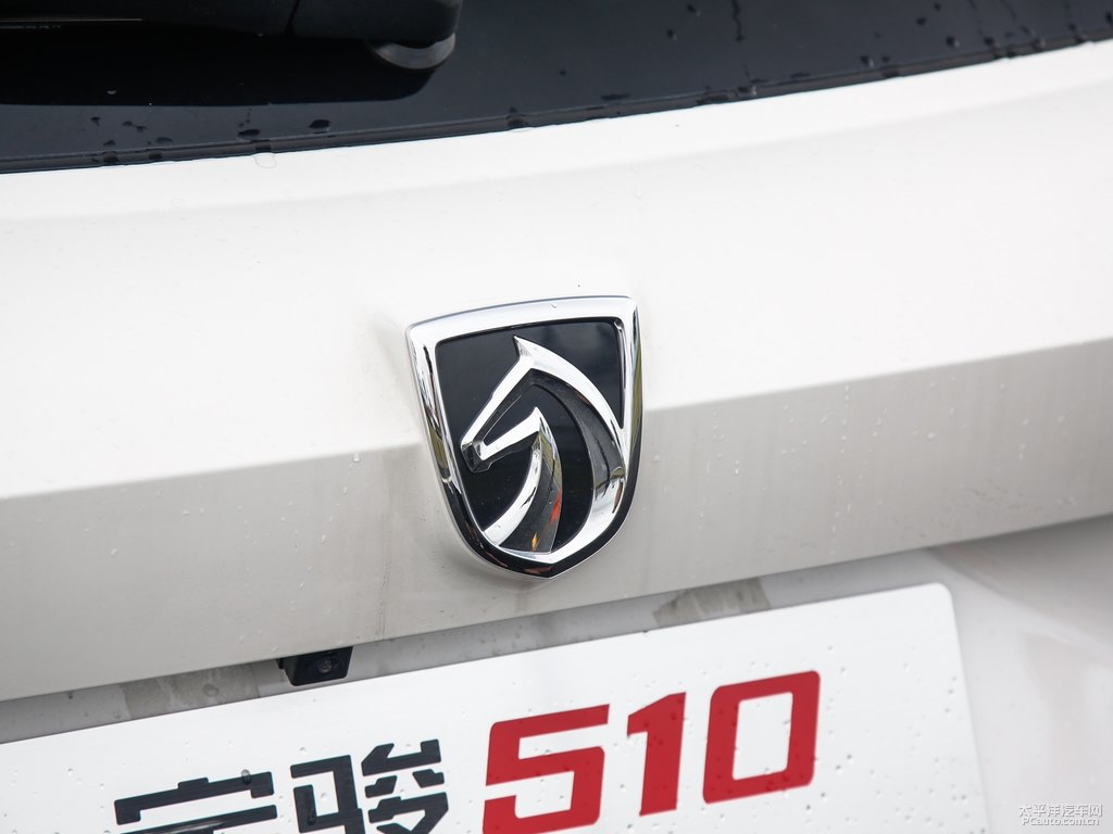 糖果白寶駿510車尾外觀圖片