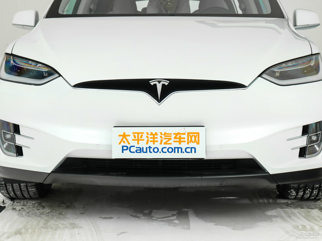 珍珠白Model X車頭外觀圖片