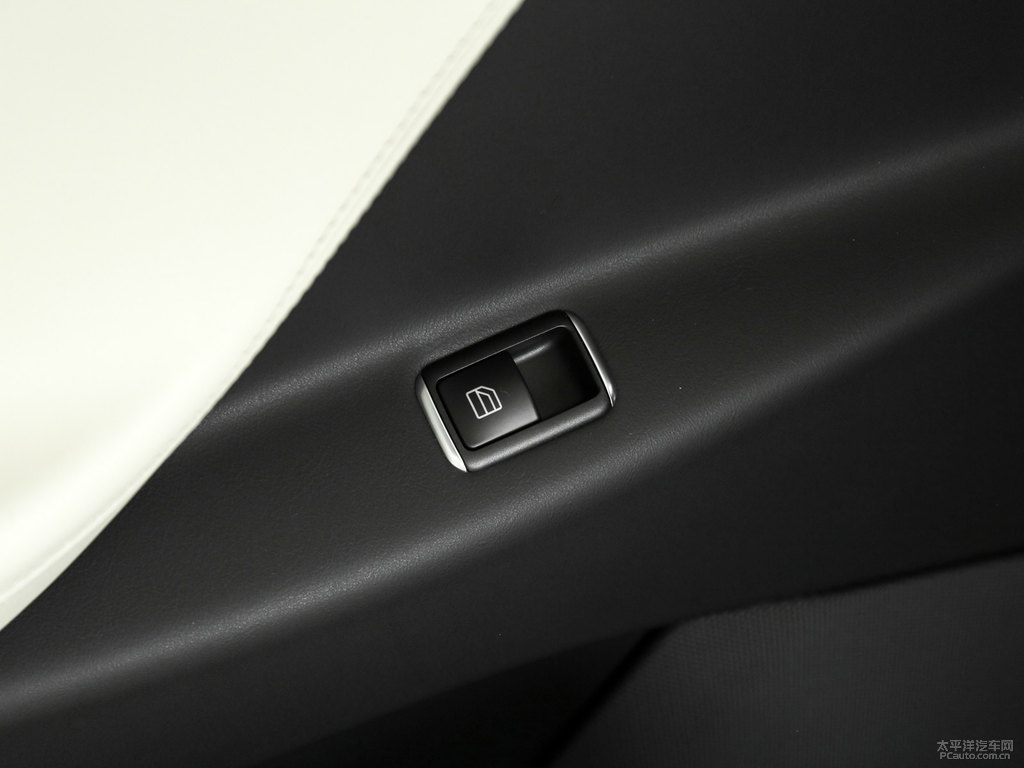 珍珠白Model X車廂內(nèi)飾圖片