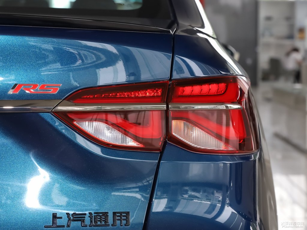 灑脫藍(lán)科魯澤車尾外觀圖片