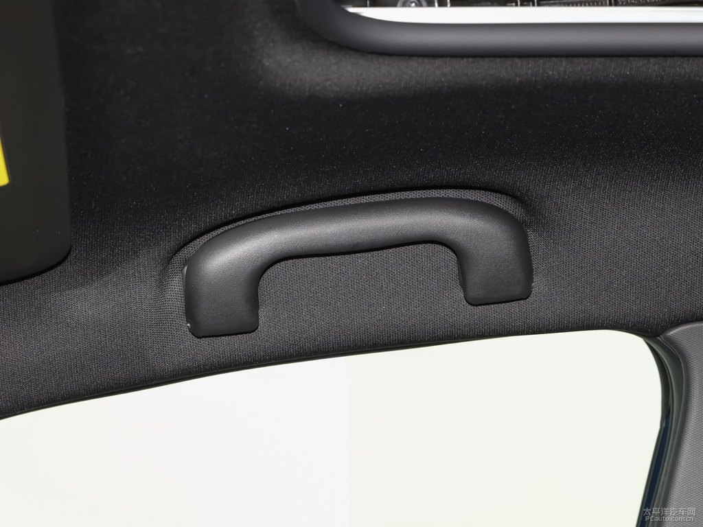灑脫藍(lán)科魯澤車廂內(nèi)飾圖片