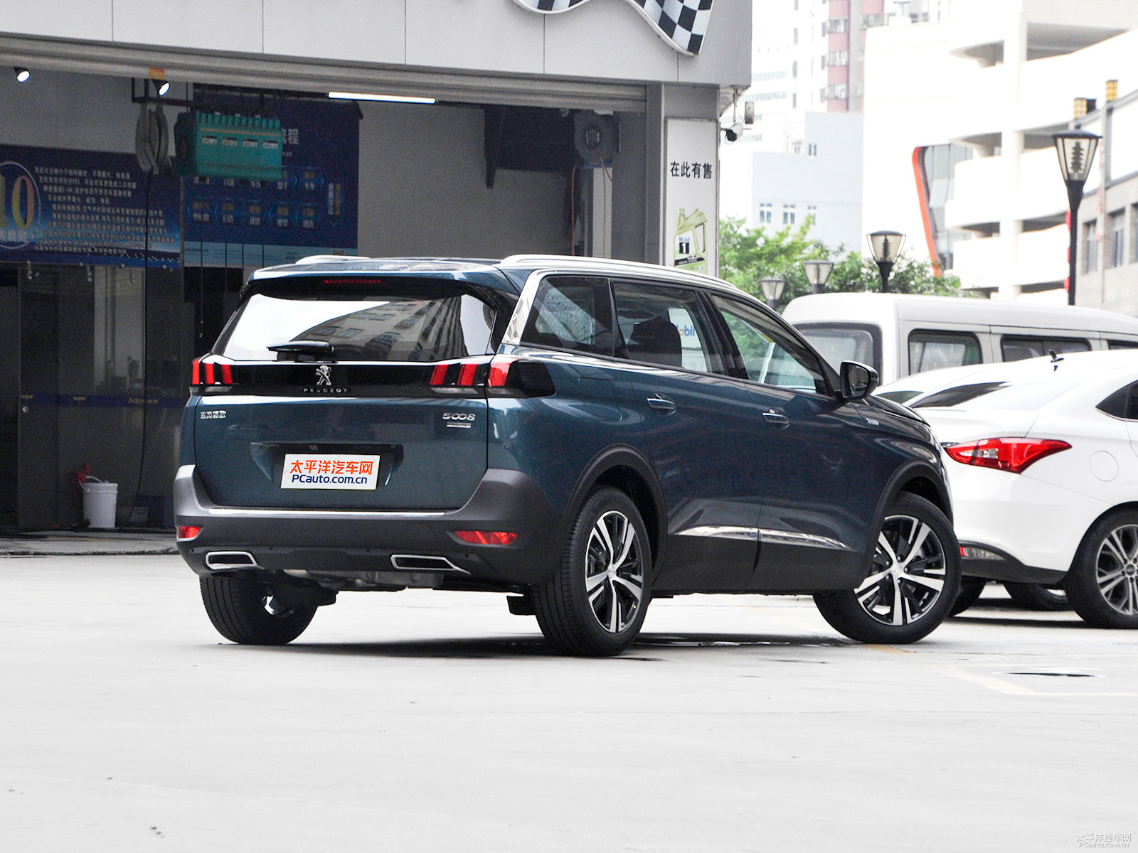 標(biāo)致5008外觀高清大圖
