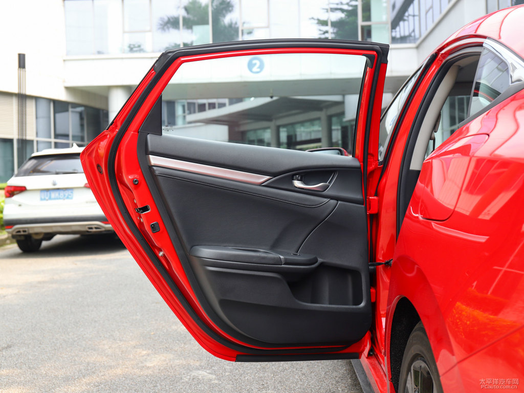 拉力紅思域車廂內(nèi)飾圖片