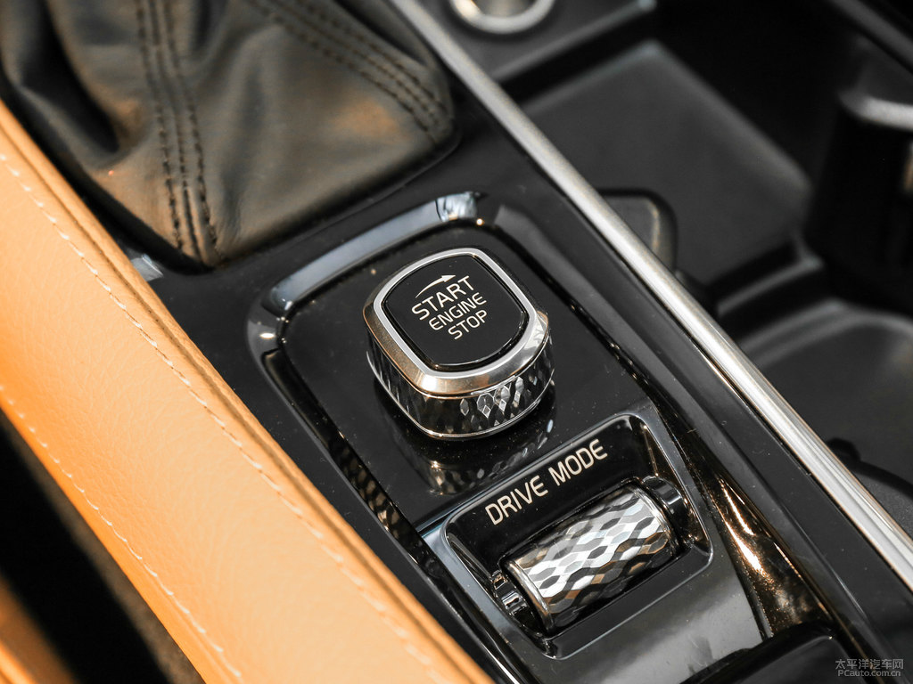 瑪瑙黑沃爾沃XC90中控內(nèi)飾圖片