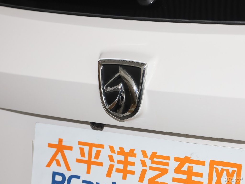 糖果白寶駿510車(chē)尾外觀圖片