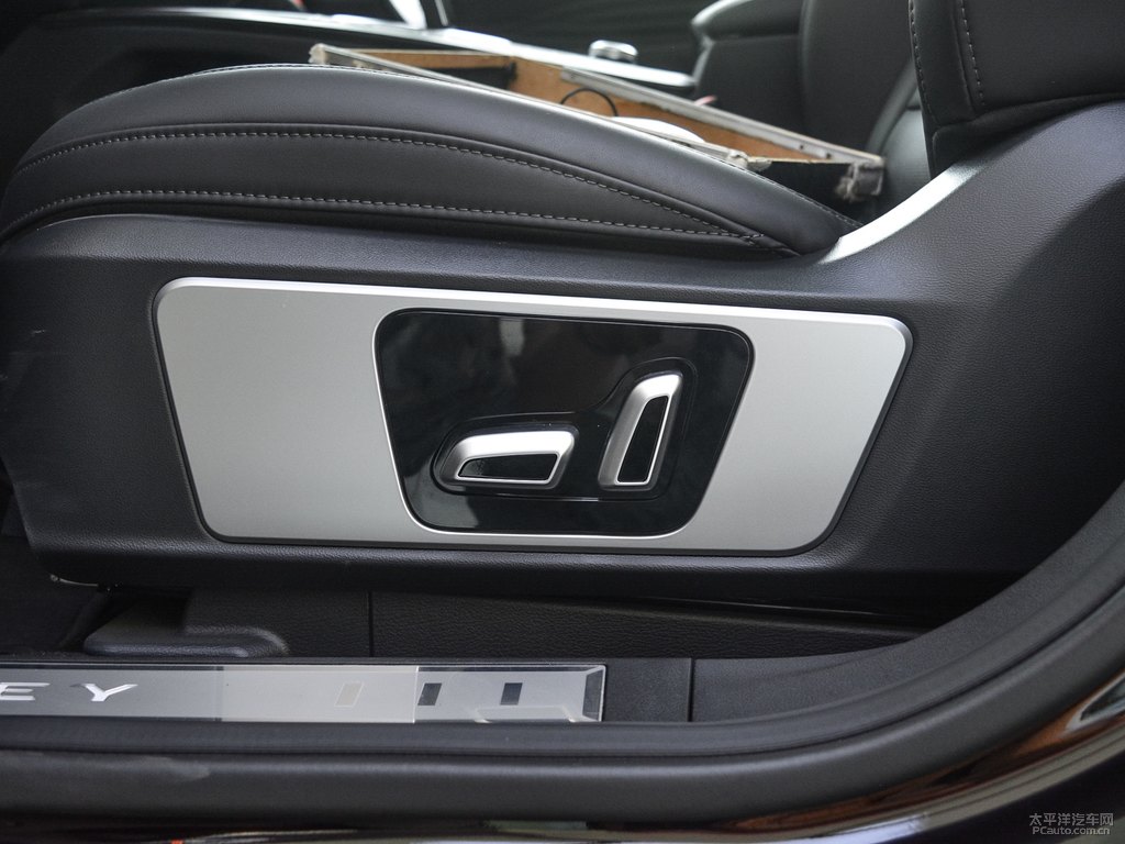 炫晶黑魏牌 VV7車廂內(nèi)飾圖片