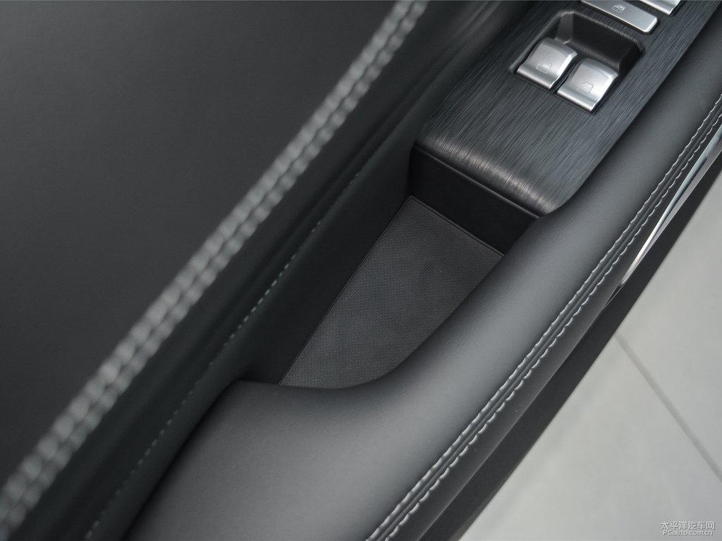 炫晶黑魏牌 VV7車廂內(nèi)飾圖片