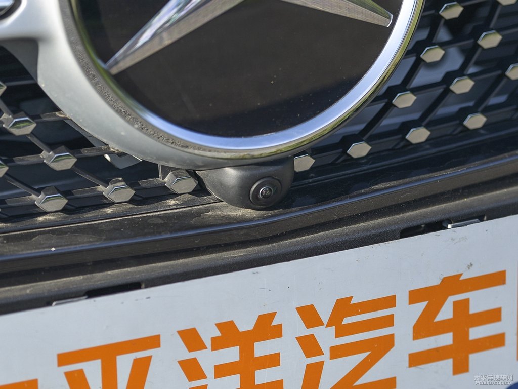 石墨灰奔馳GLC車(chē)頭外觀圖片