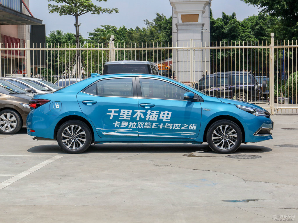 天際藍(lán)金屬色卡羅拉雙擎E+整車外觀外觀圖片