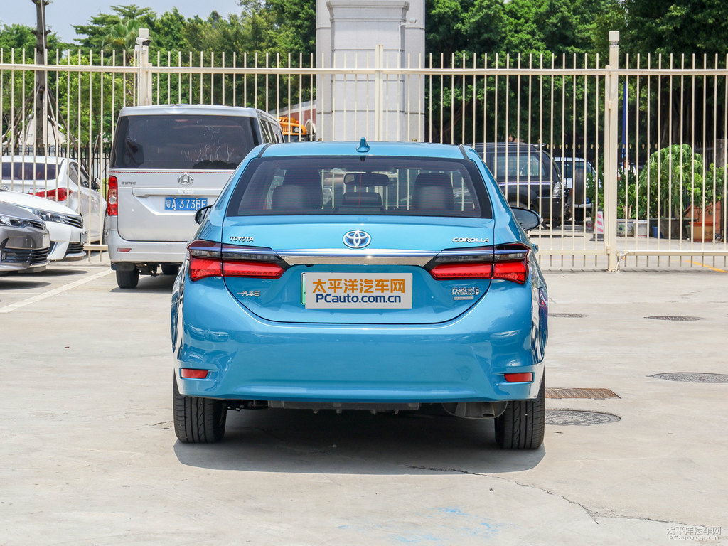 天際藍(lán)金屬色卡羅拉雙擎E+整車外觀外觀圖片