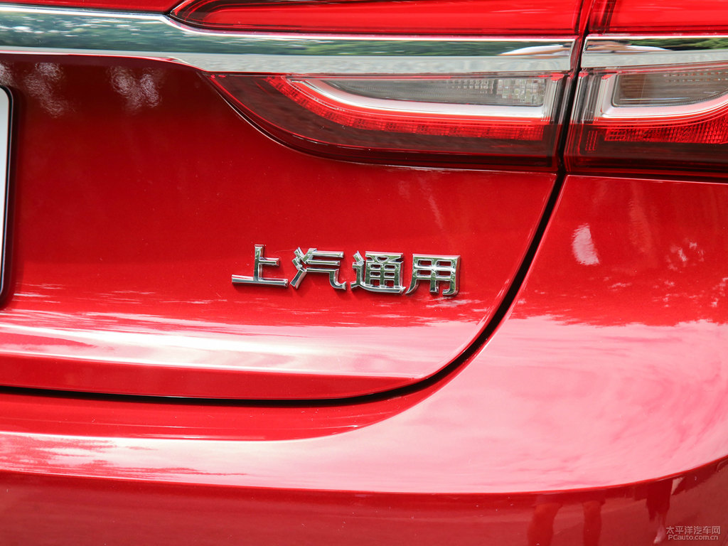 瑪瑙紅威朗車尾外觀圖片