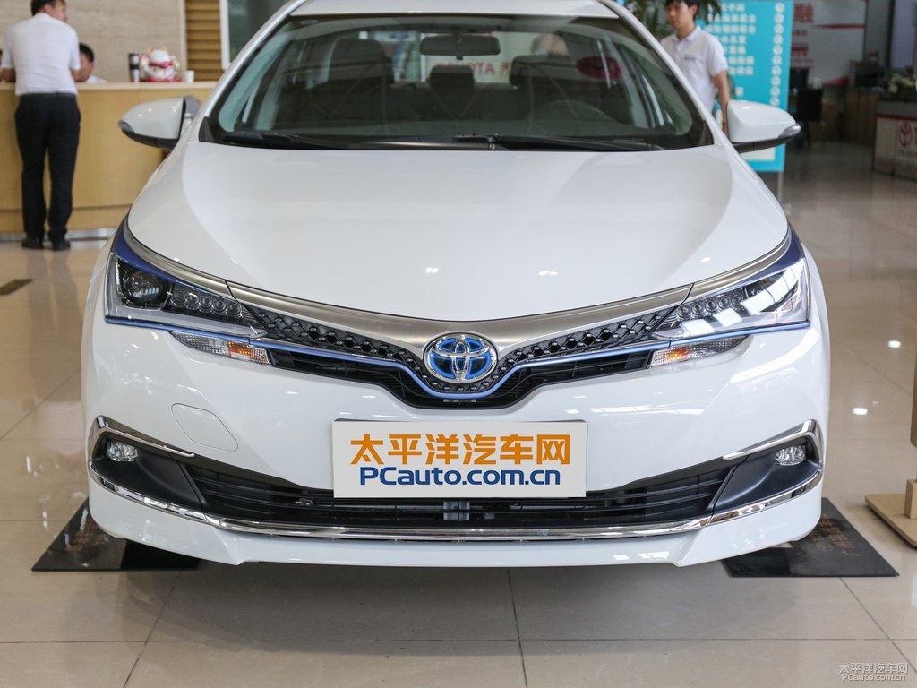 珍珠白色卡羅拉雙擎E+車頭外觀圖片
