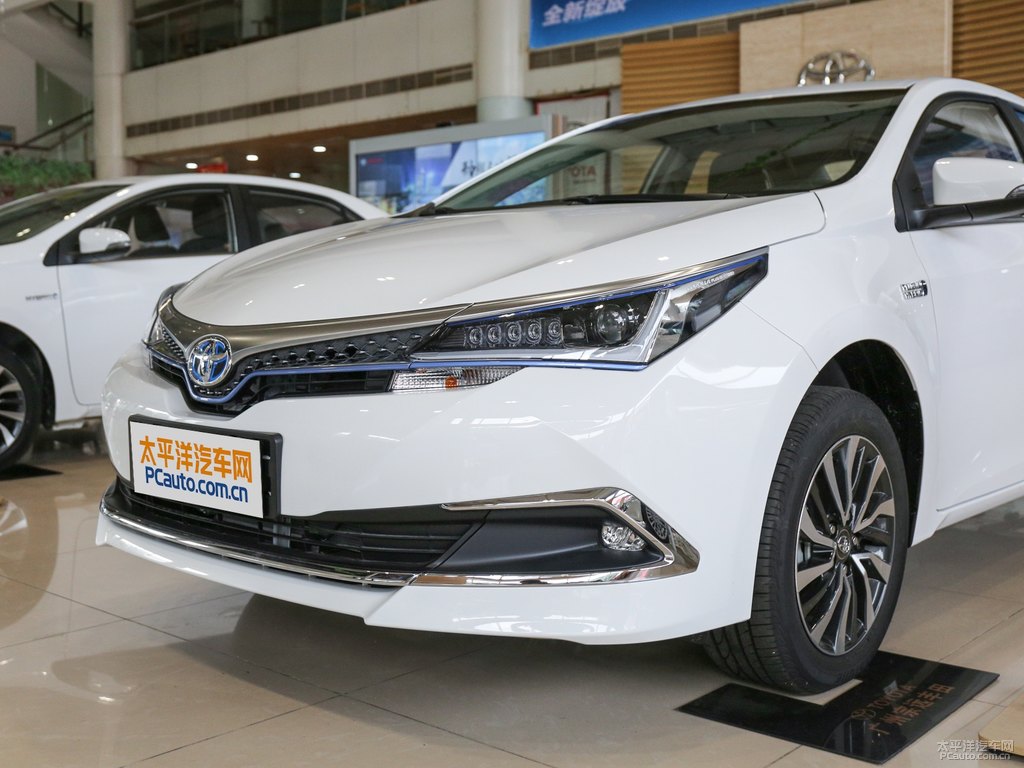 珍珠白色卡羅拉雙擎E+車頭外觀圖片