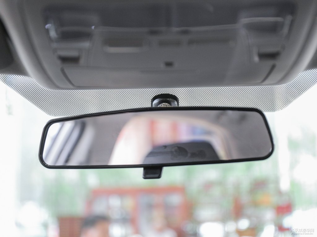 珍珠白色卡羅拉雙擎E+車廂內(nèi)飾圖片