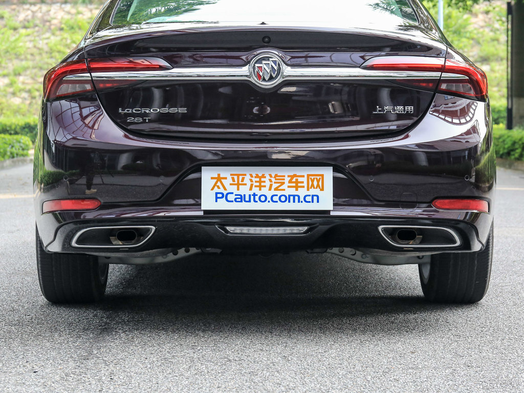 梅洛酒紅君越車尾外觀圖片