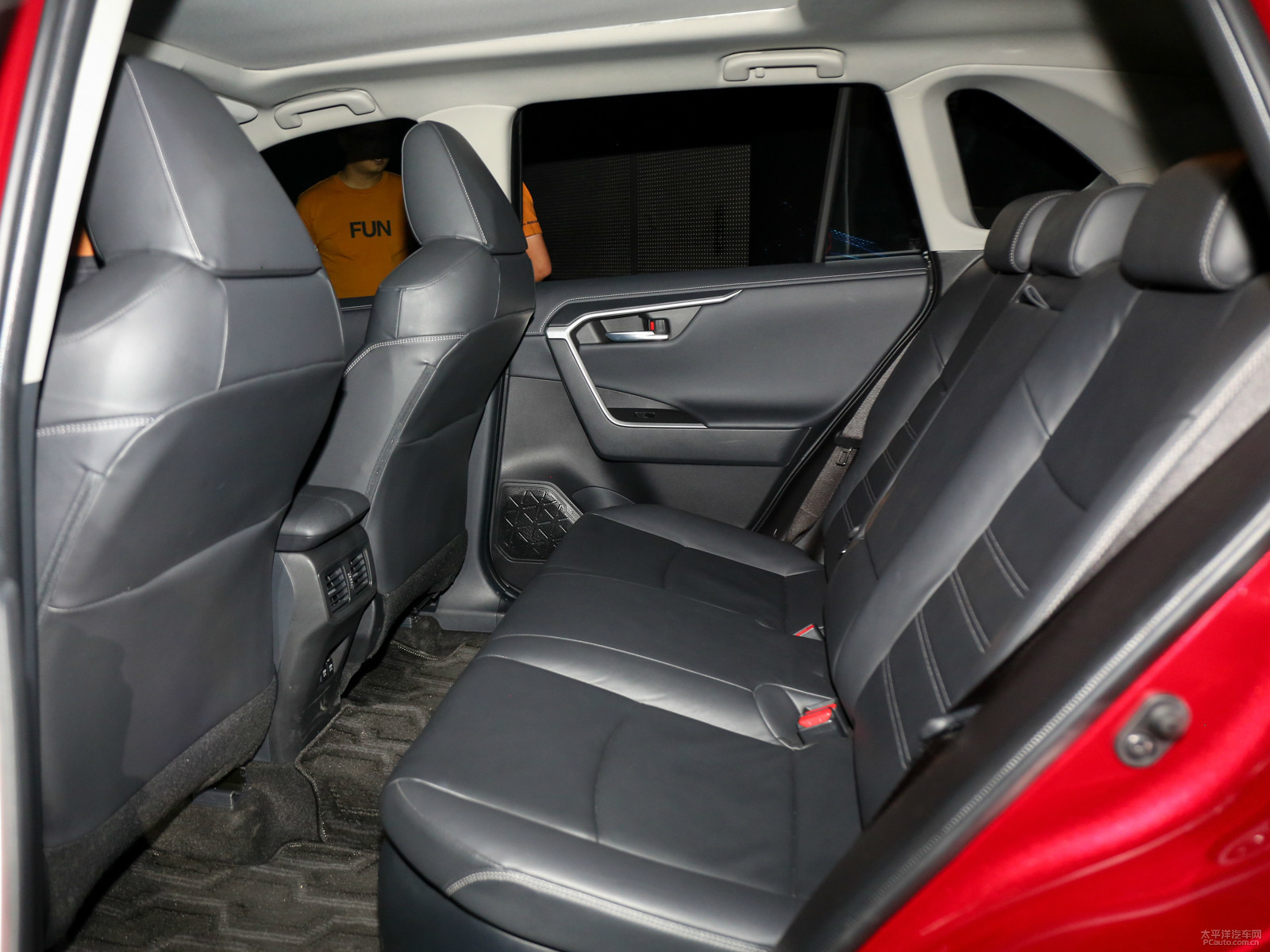 RAV4榮放空間高清大圖