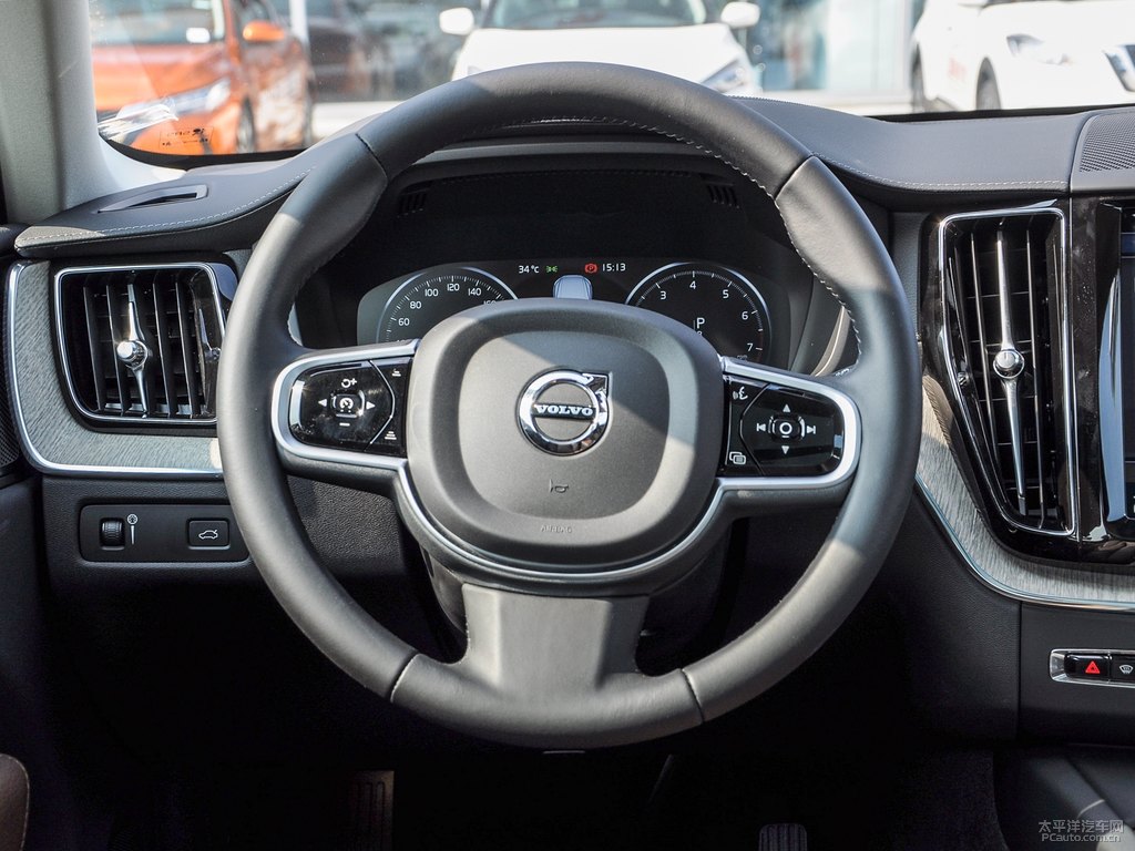 水晶白沃爾沃XC60中控內(nèi)飾圖片
