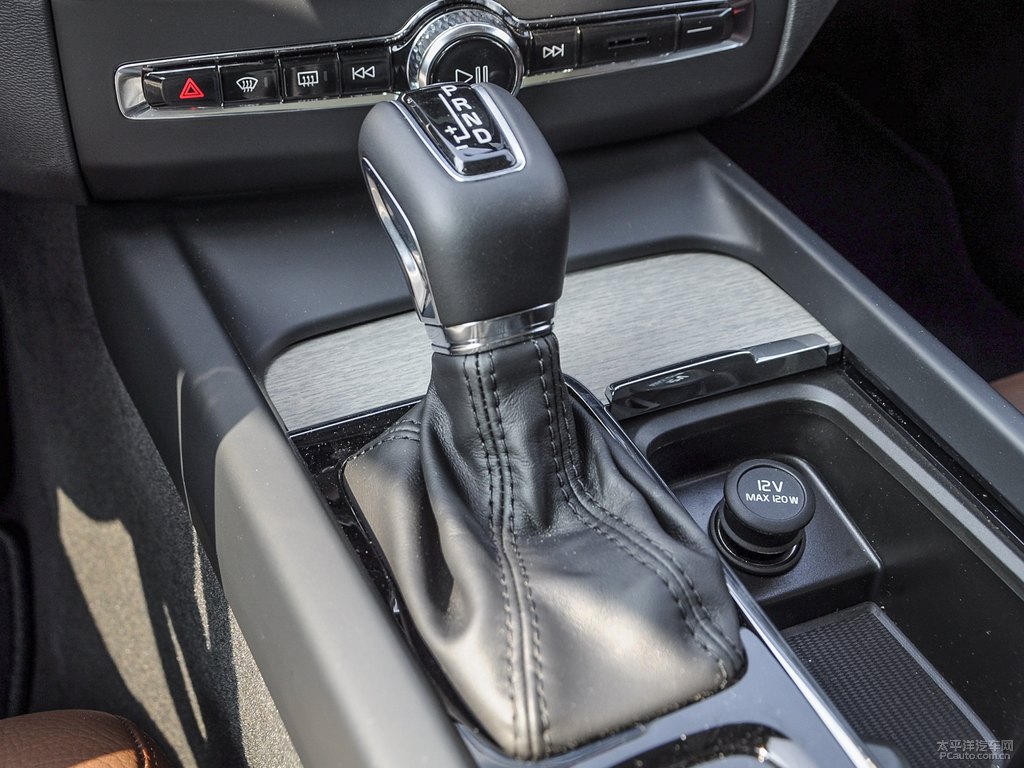 水晶白沃爾沃XC60中控內(nèi)飾圖片