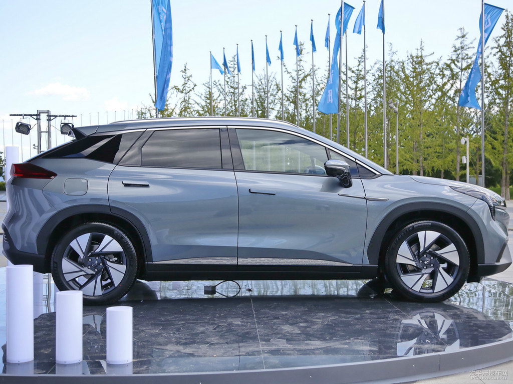 自由灰AION LX整車外觀外觀圖片