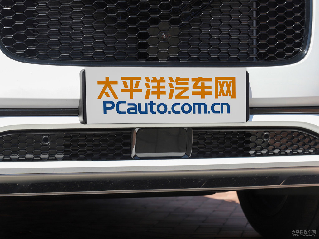 白色理想ONE車頭外觀圖片