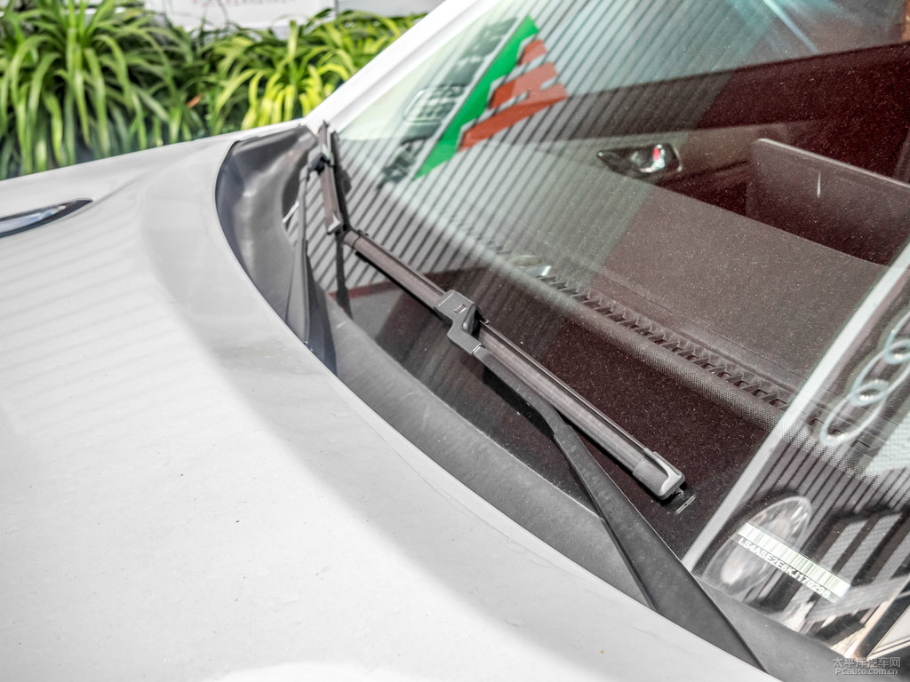 精靈白長(zhǎng)安CS75車尾外觀圖片