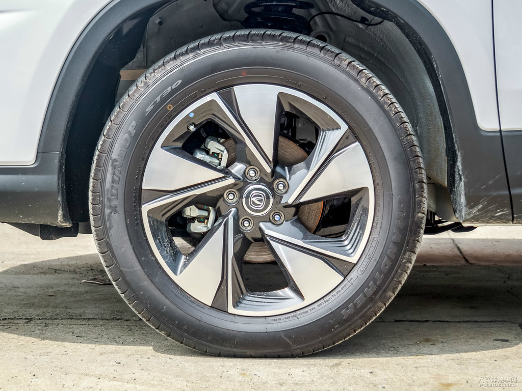 精靈白長安CS75車身外觀圖片