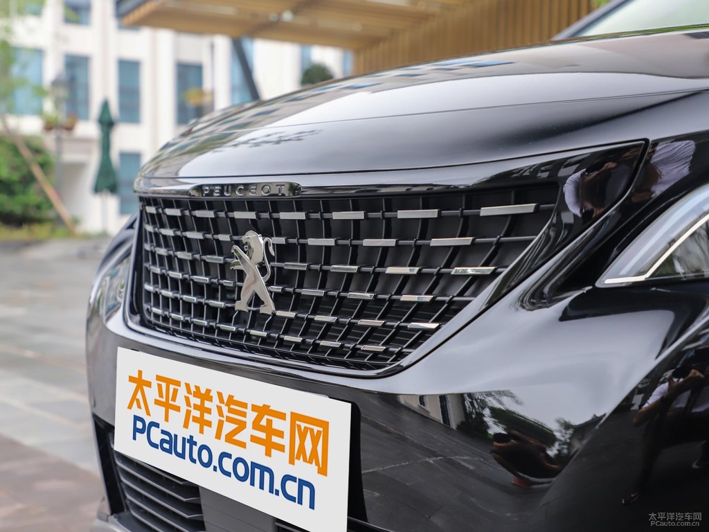 標(biāo)致4008圖片