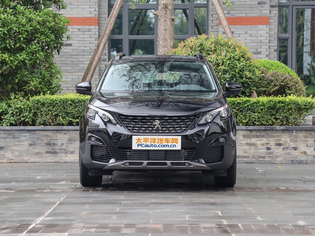 標(biāo)致4008圖片