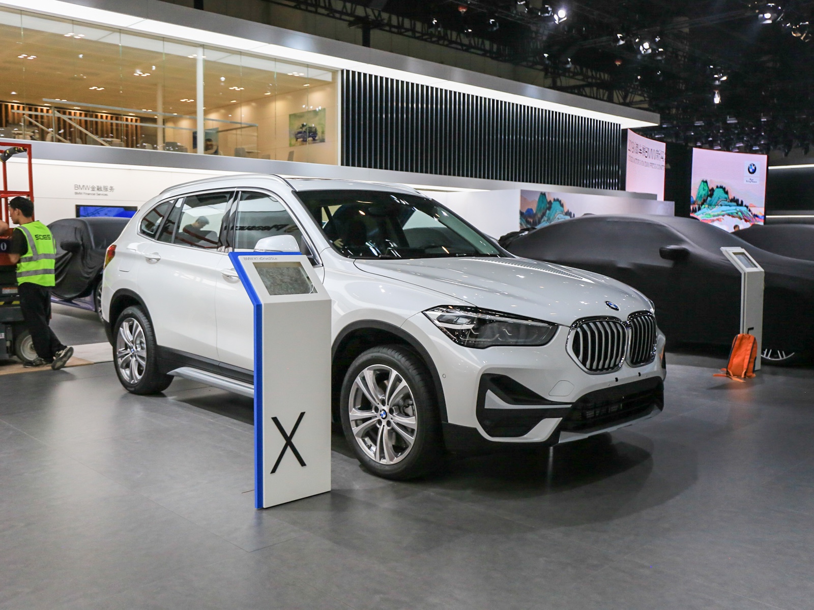 寶馬X1新能源車(chē)展高清大圖