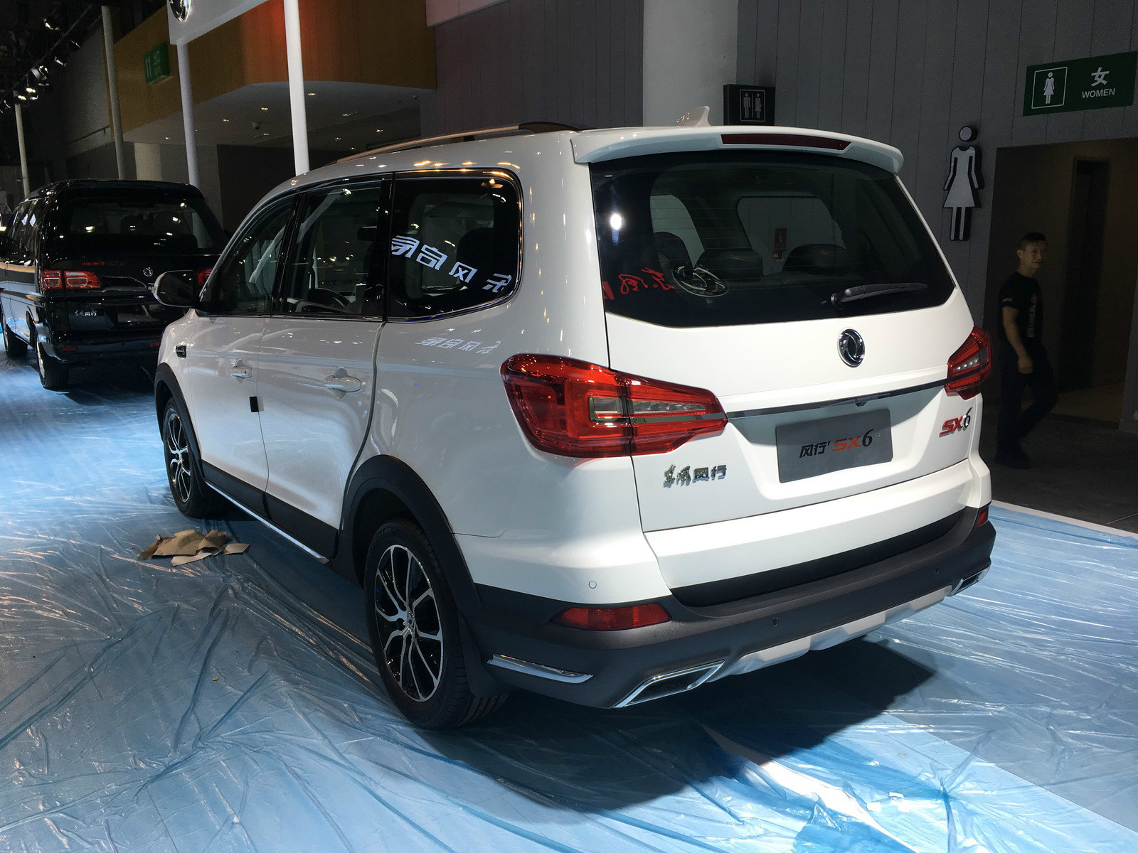 風行SX6車展高清大圖