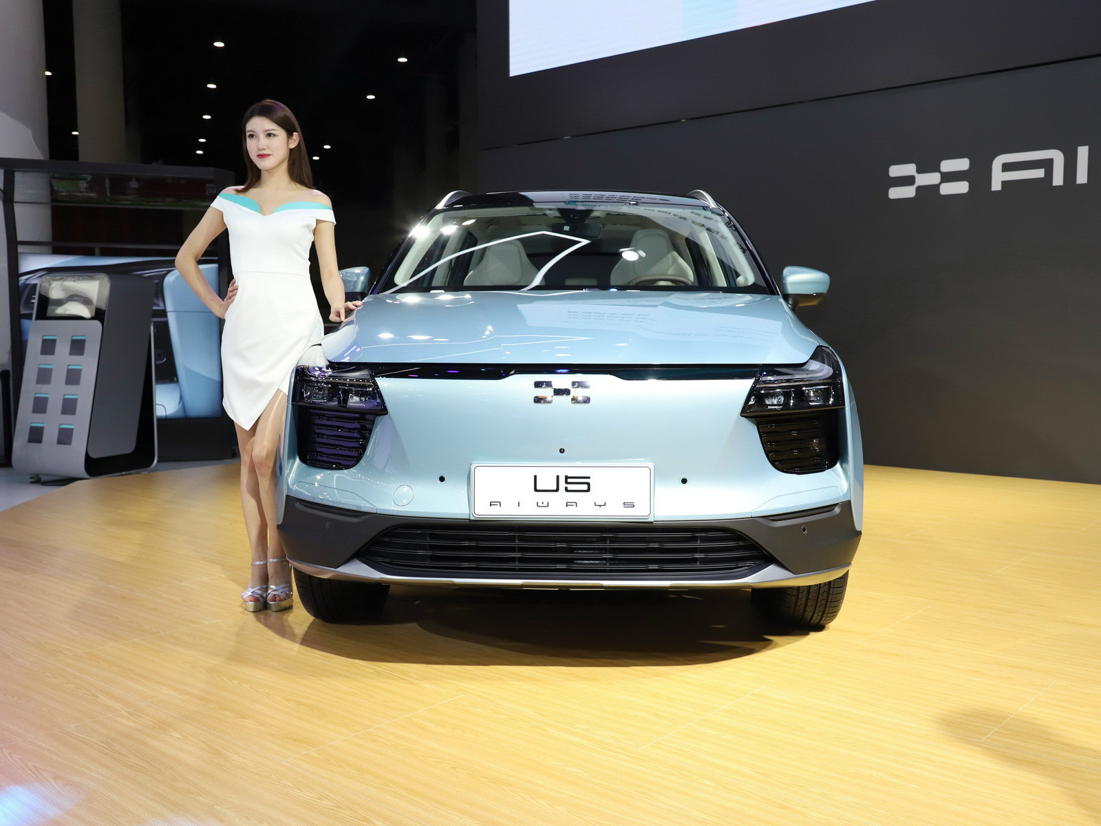 愛(ài)馳U5車展高清大圖