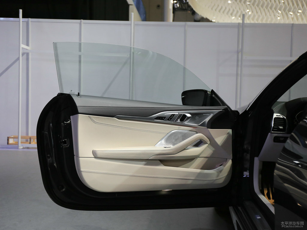R8ϵDƬ