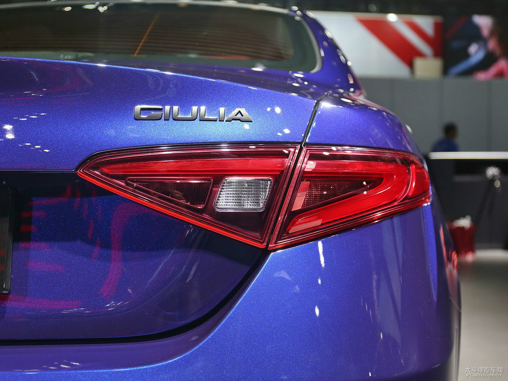 Giulia~DƬ