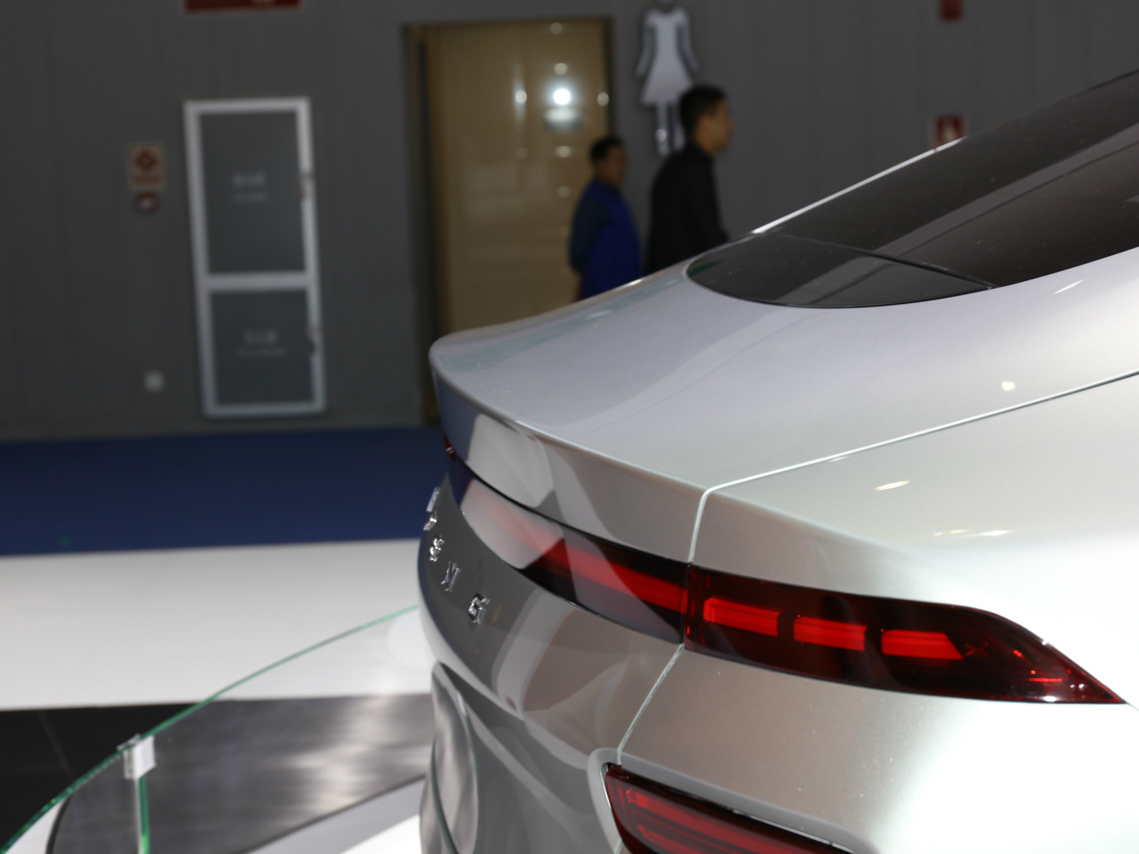 小鵬P7車展高清大圖