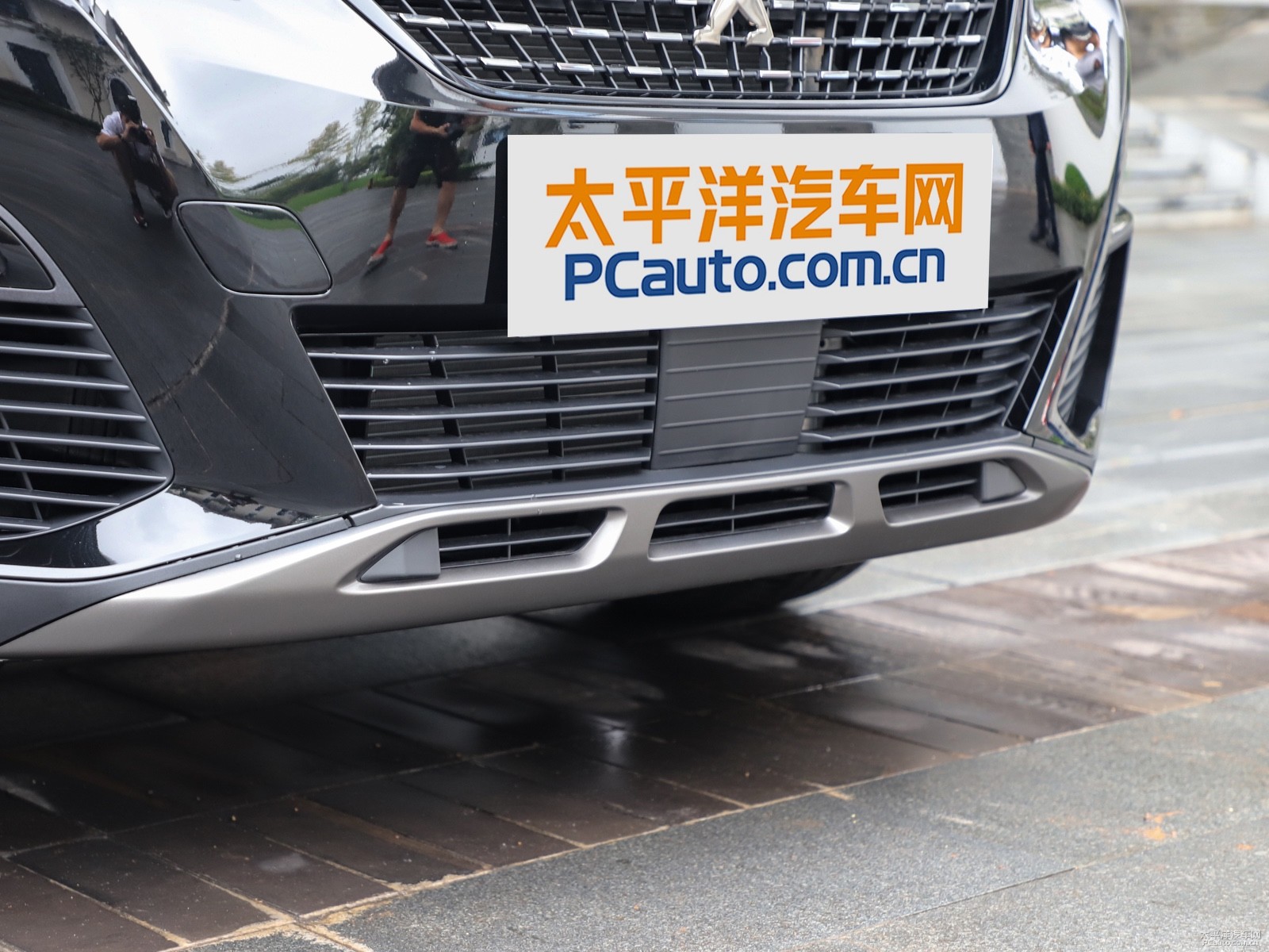標(biāo)致4008外觀高清大圖