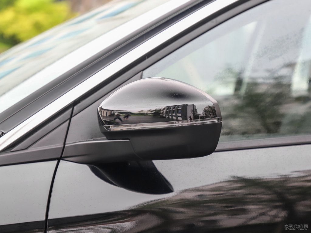 碳晶黑標致4008車身外觀圖片
