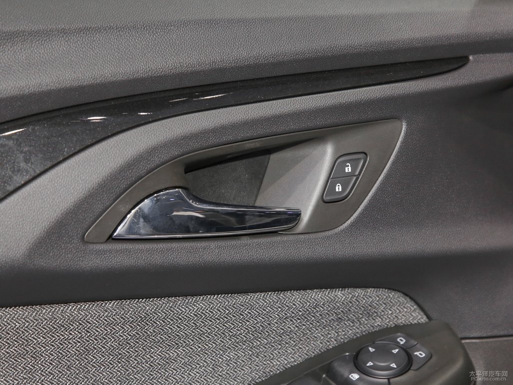 海崖灰創(chuàng)界車廂內(nèi)飾圖片
