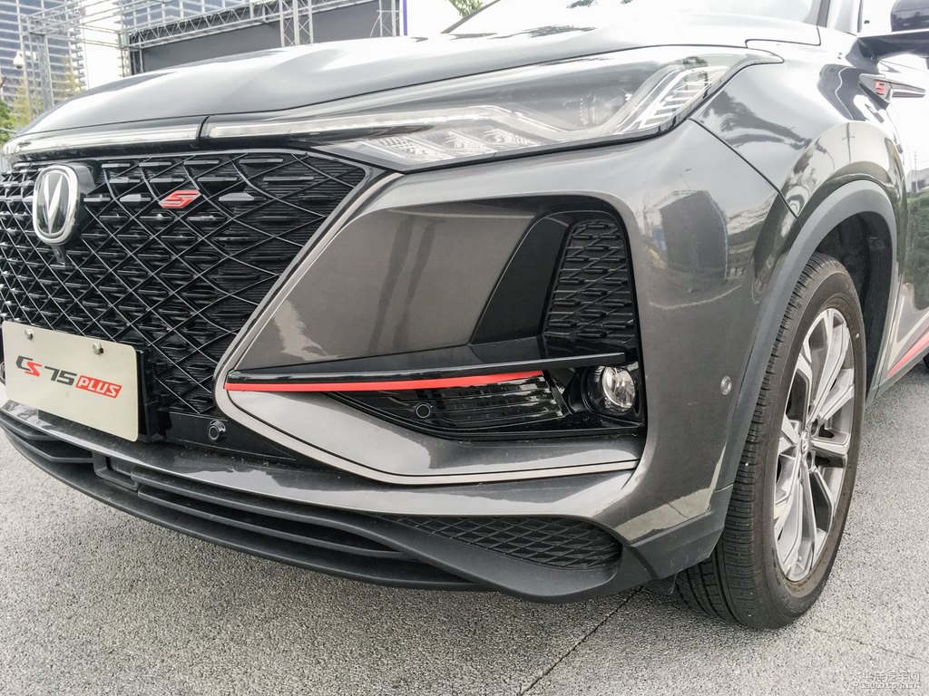 安第斯灰長安CS75 PLUS車頭外觀圖片