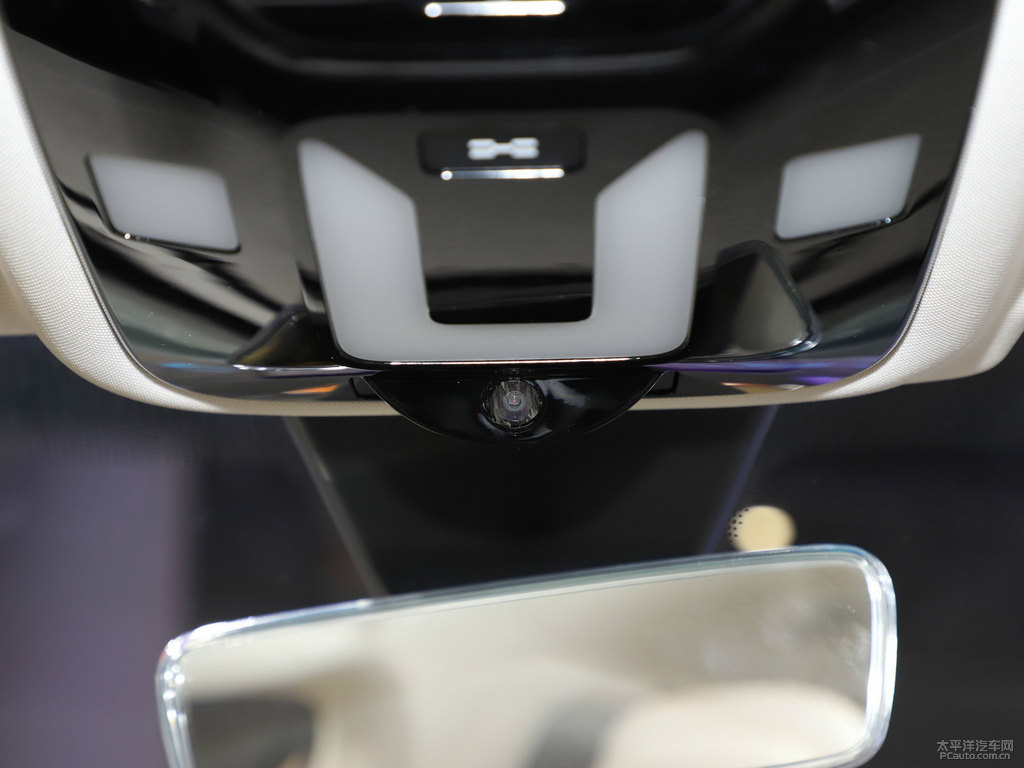 青空黛墨愛馳U5車廂內(nèi)飾圖片