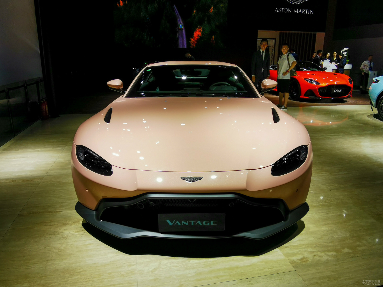 V8 Vantage外觀高清大圖
