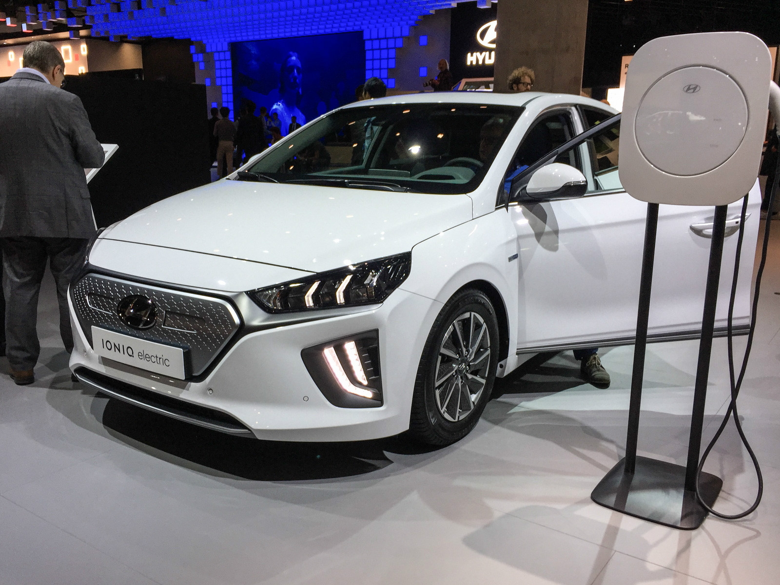 現(xiàn)代IONIQ(艾尼氪)車展高清大圖