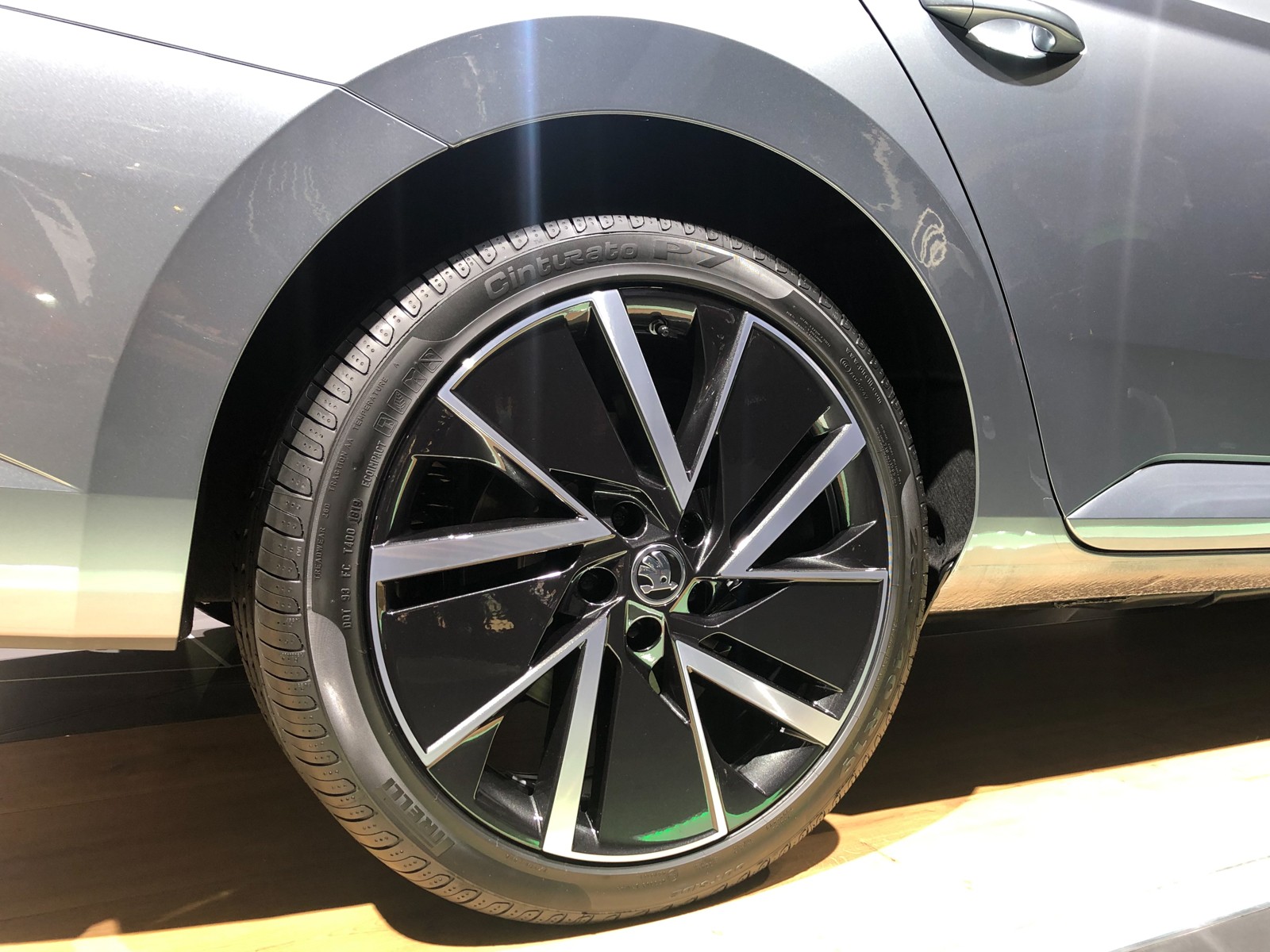 速派新能源(進(jìn)口)車展高清大圖