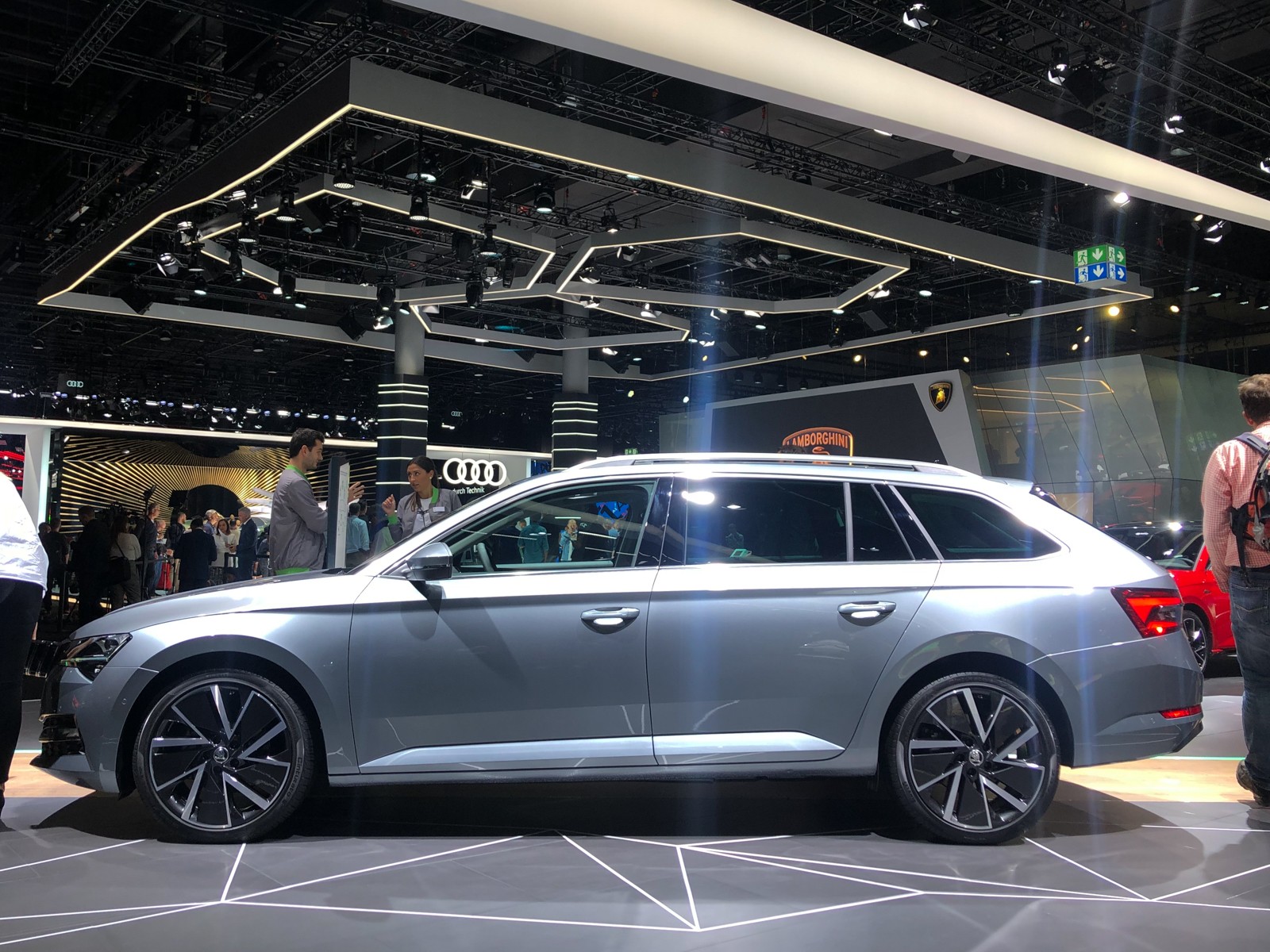 速派新能源(進(jìn)口)車展高清大圖