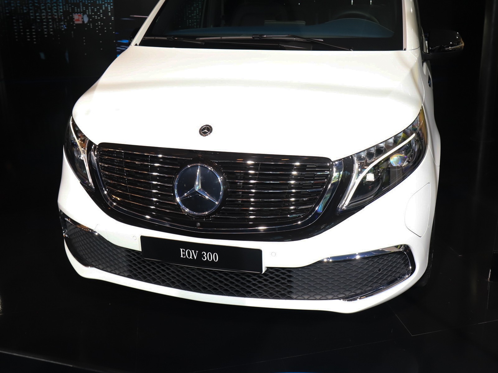 奔馳EQV車展高清大圖