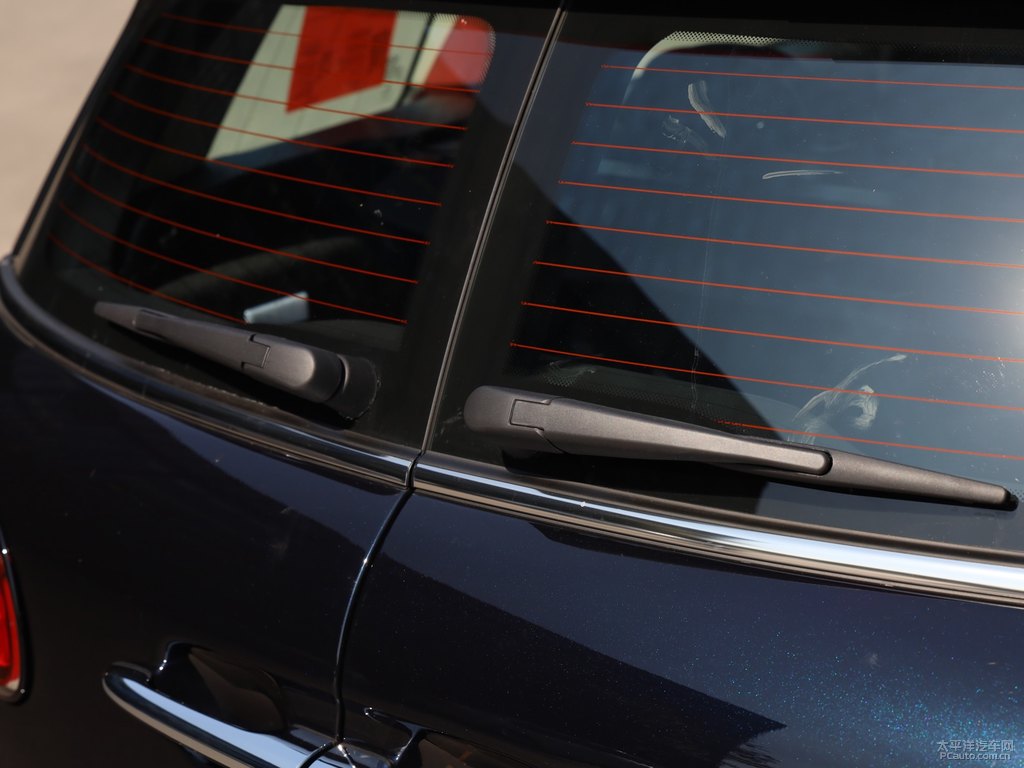 八十度黑MINI CLUBMAN車尾外觀圖片