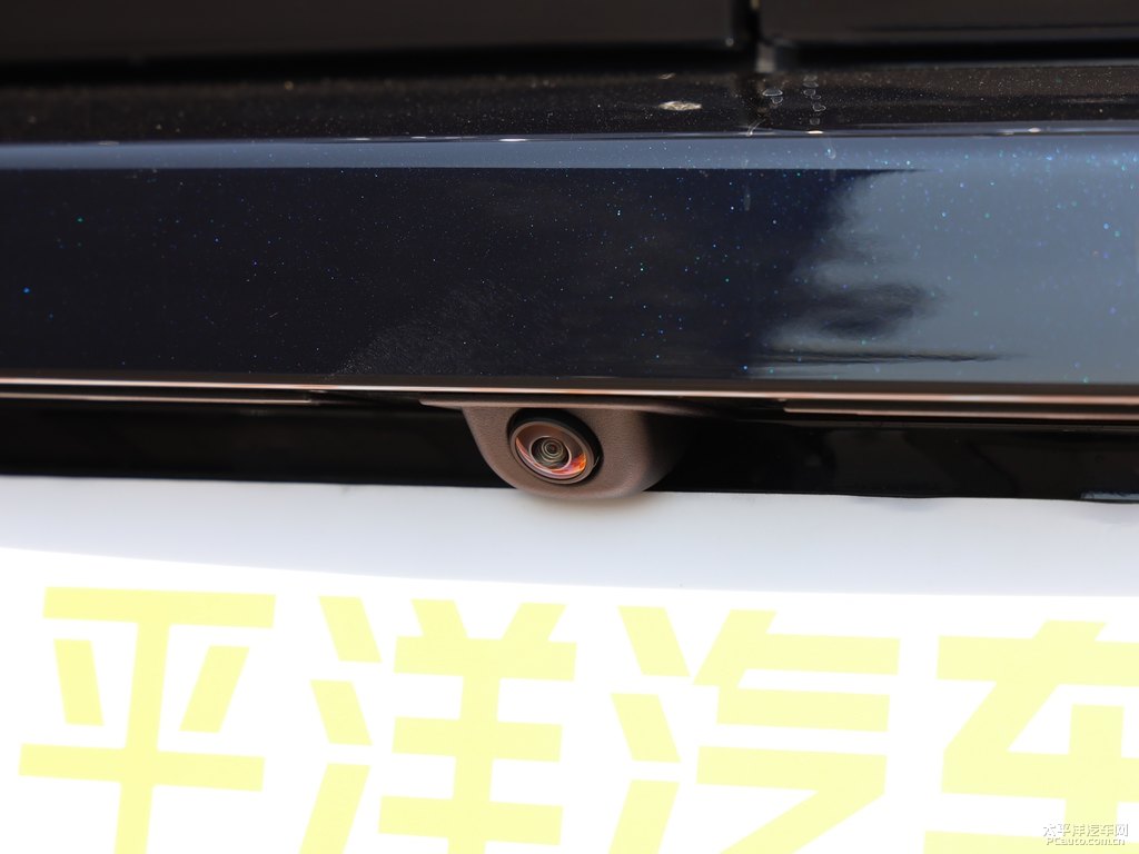八十度黑MINI CLUBMAN車(chē)尾外觀圖片